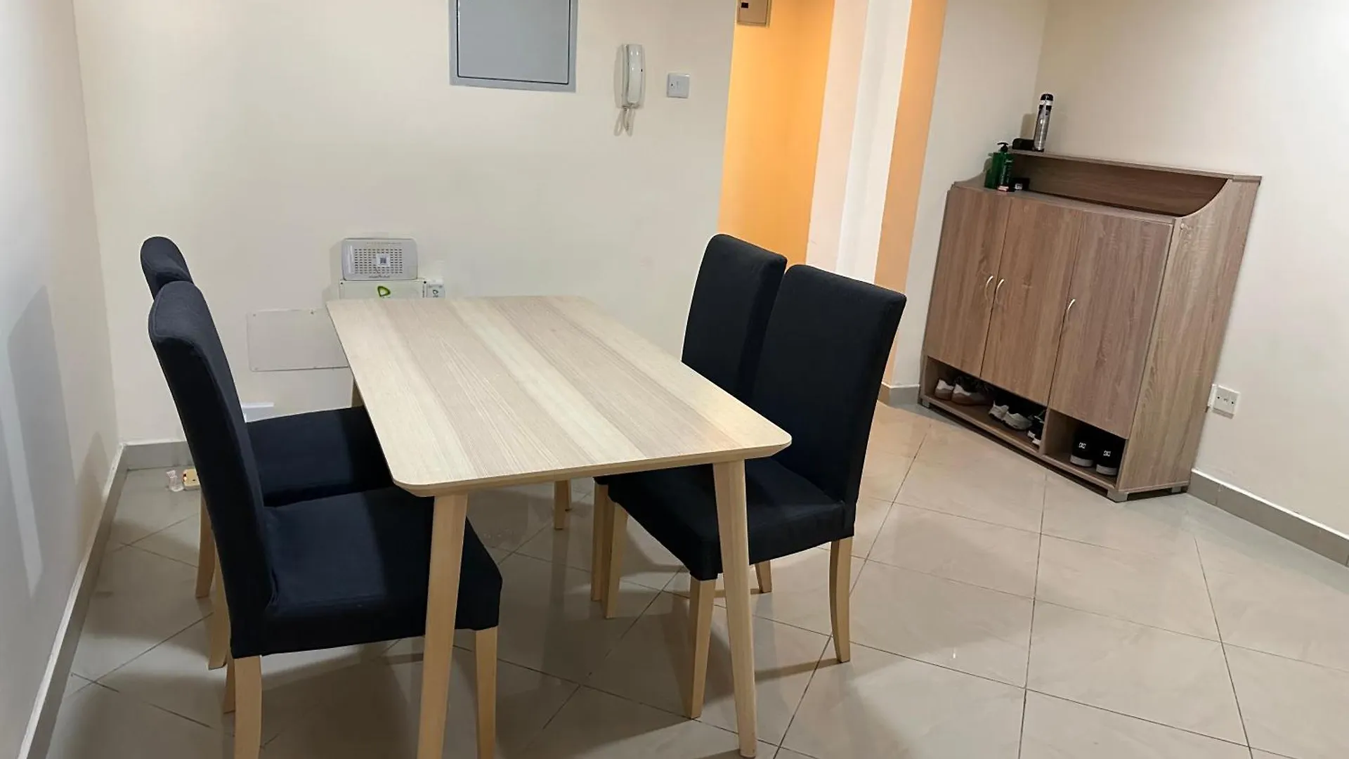 Homestay Farzu'S Bnb - 3 Sharjah